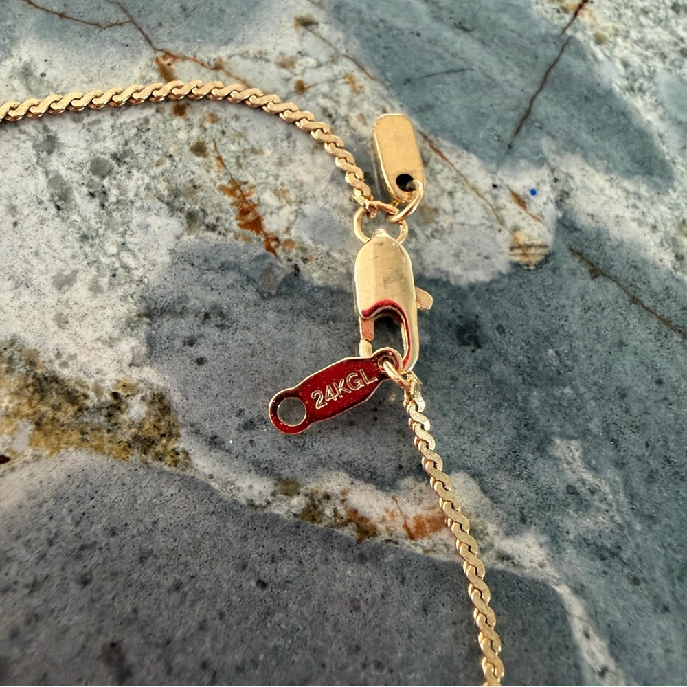 Red enamel heart necklace - Picture 9 of 9